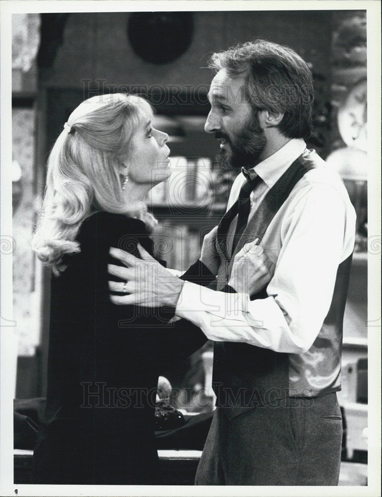 1986 Press Photo Michael Gross &amp; Meredith Baxter Birney On NBC Show Family Ties - Historic Images