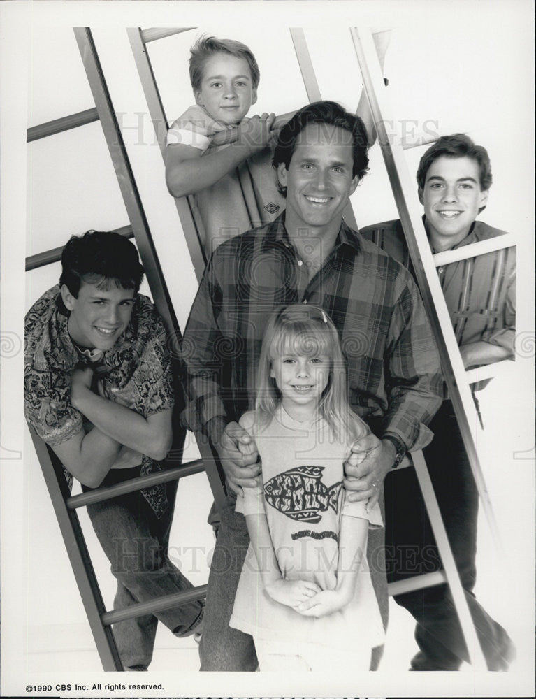 1990 Press Photo Gregory Harrison stars as Greg Taylor in &quot;The Family Man.&quot; - Historic Images