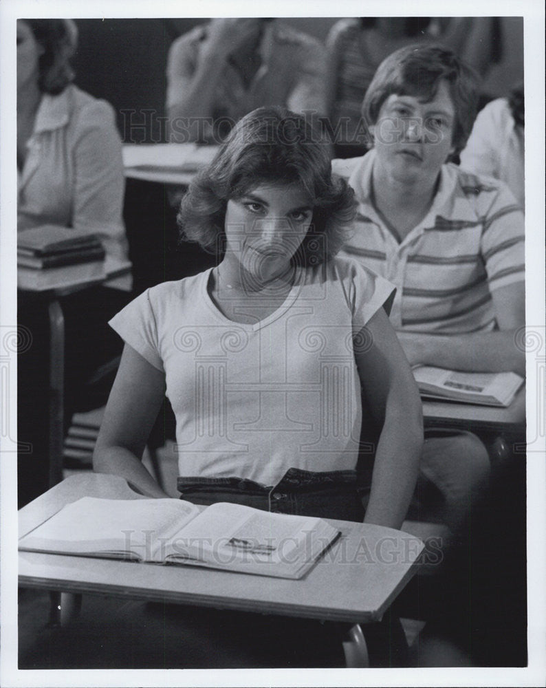 Press Photo Girl in Class - Historic Images