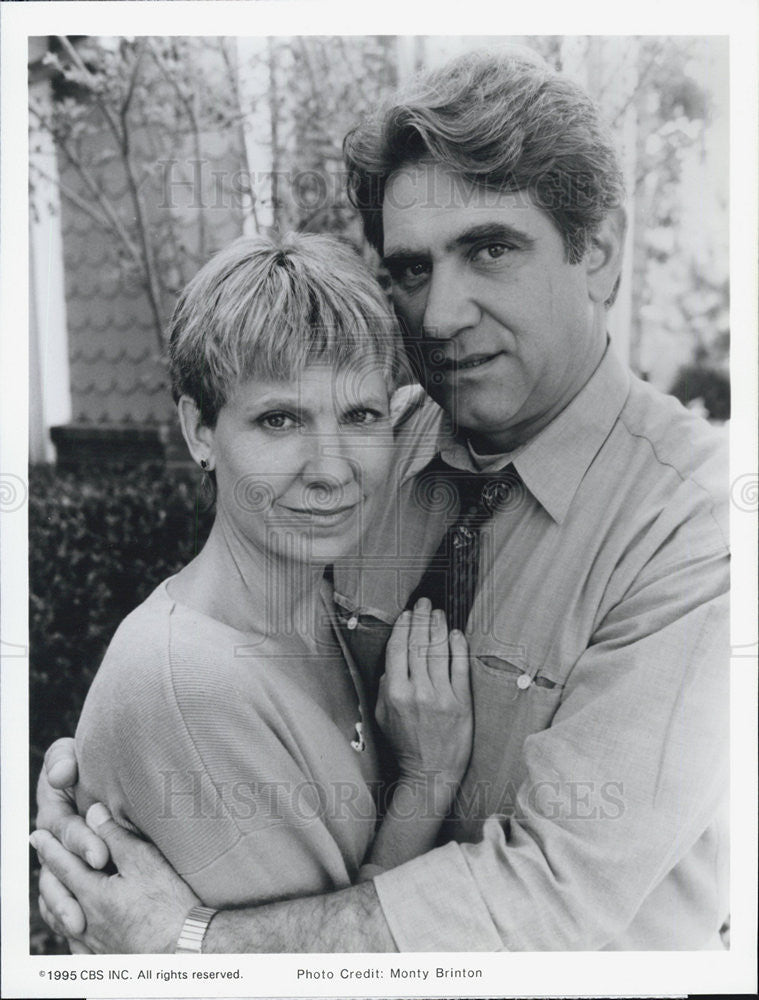 1995 Press Photo Dan Lauria Lindsay Crouse CBS &quot;Between Mother And Daughter&quot; - Historic Images