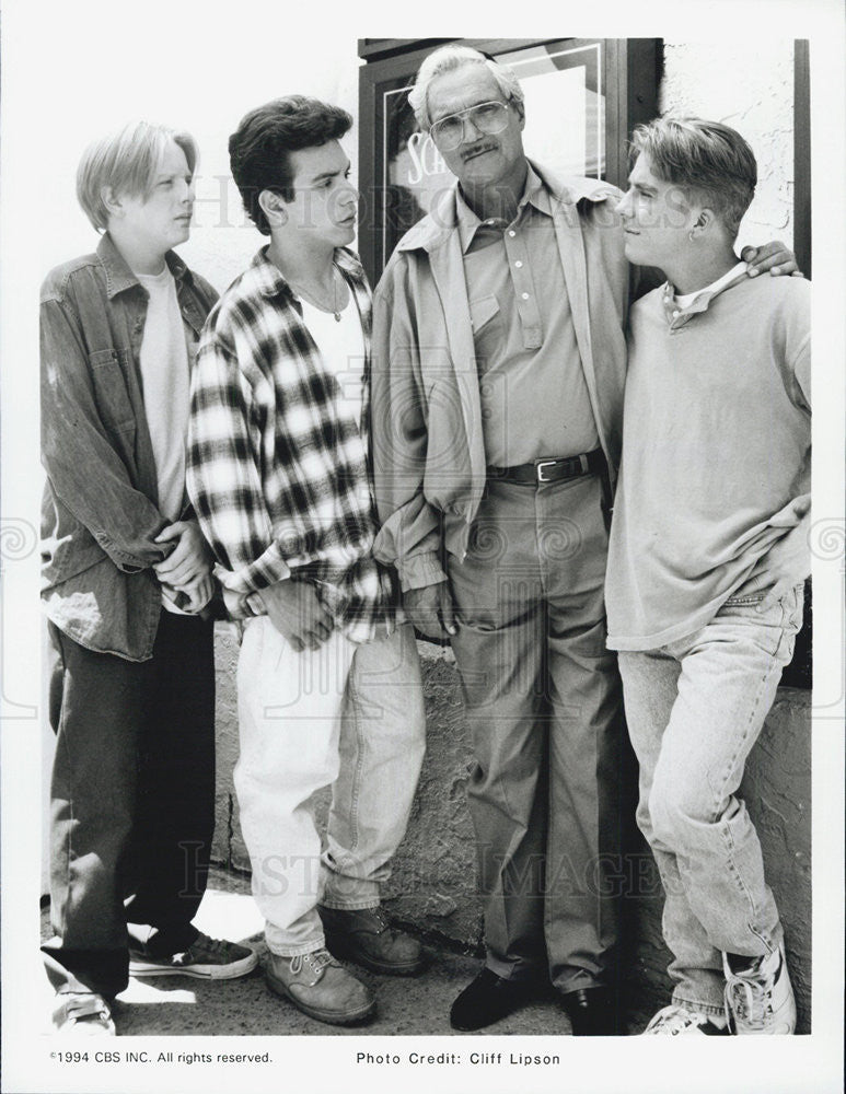 1994 Press Photo Actors Jason Allen Peter Billingsley Hal Linden Aeryk Egan - Historic Images