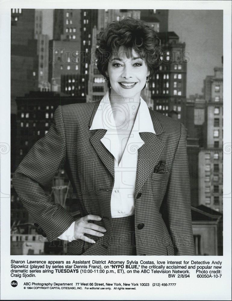 1994 Press Photo Actress Sharon Lawrence NYPD Blue ABC - Historic Images