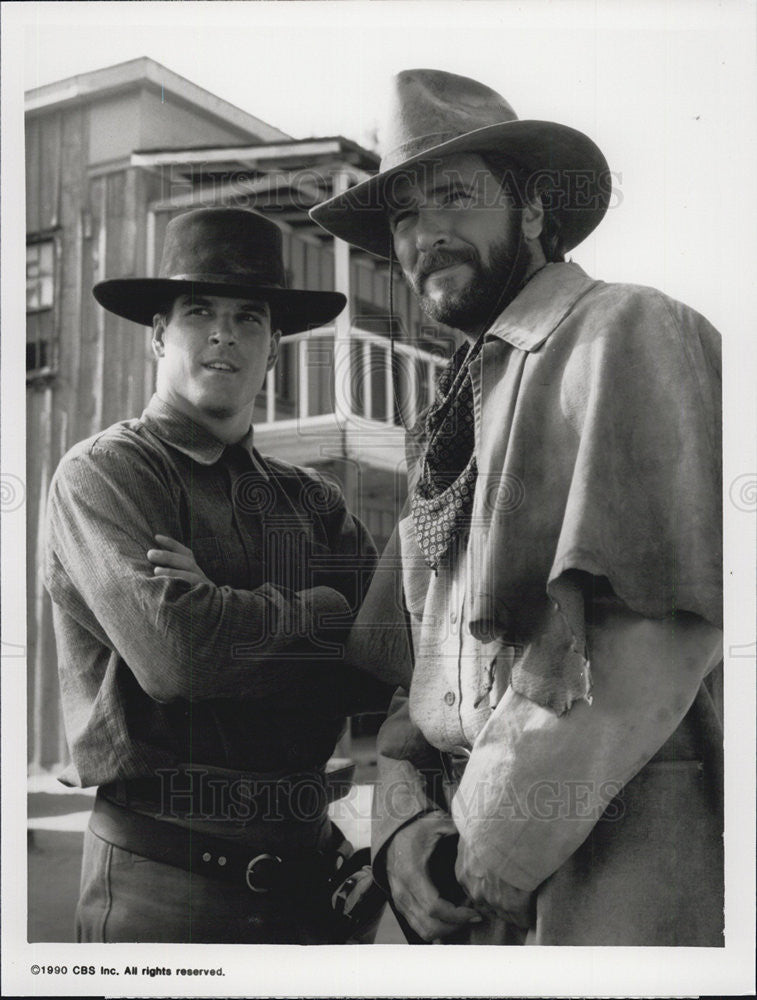 1990 Press Photo Actors John Terlesky Lee Horsley Guns Of Paradise - Historic Images