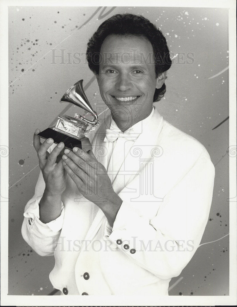 1988 Press Photo Billy Crystal Hosts 30th Annual Grammy Awards - Historic Images