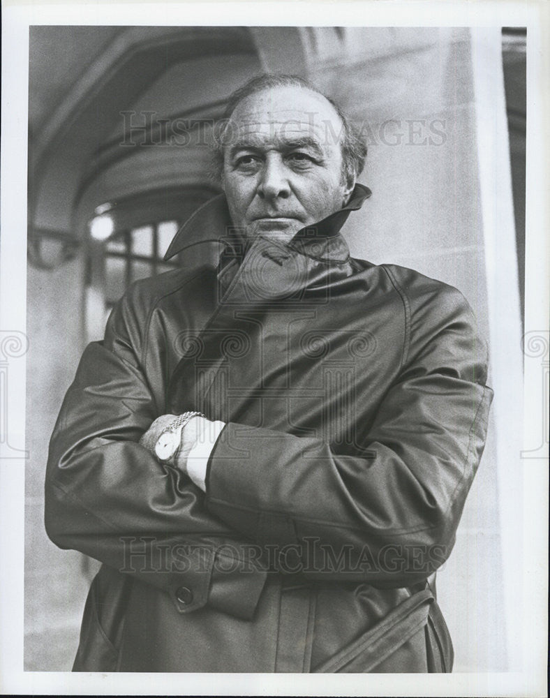 Press Photo of Actor Robert Loggia star in&quot;Echoes in the Darkness&quot; - Historic Images