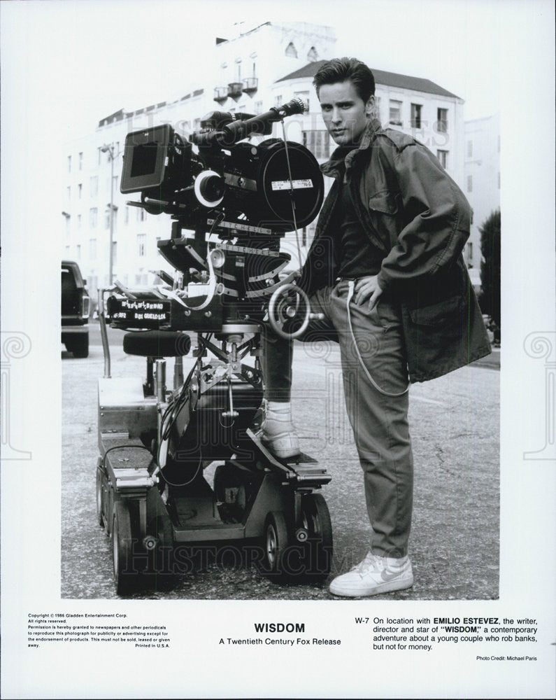 1986 Press Photo Actor Emilio Estevez, Writer, Director and Star of Wisdom - Historic Images