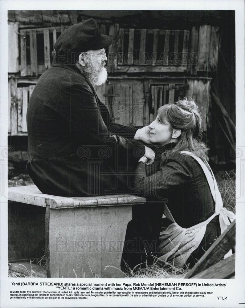 1983 Press Photo Barbra Streisand in &quot;Yentl&quot; - Historic Images