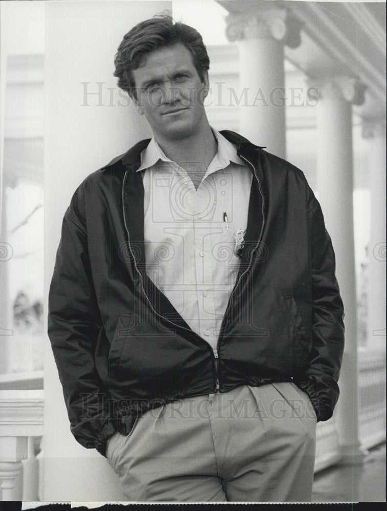 1987 Press Photo Mat Slainger in &quot;CBS Summer Playhouse&quot;-&quot;Barrington&quot; - Historic Images