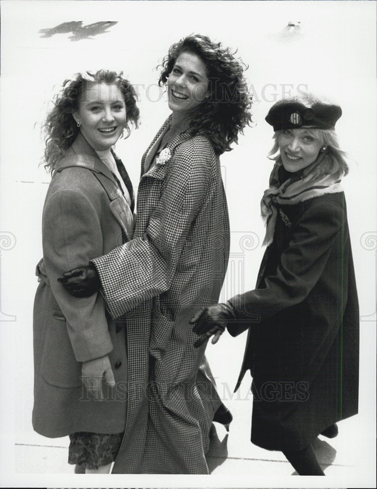 1990 Press Photo Viveka Davis, Rita Wilson &amp; Daphne Ashbrook in &quot;Sisters&quot; - Historic Images