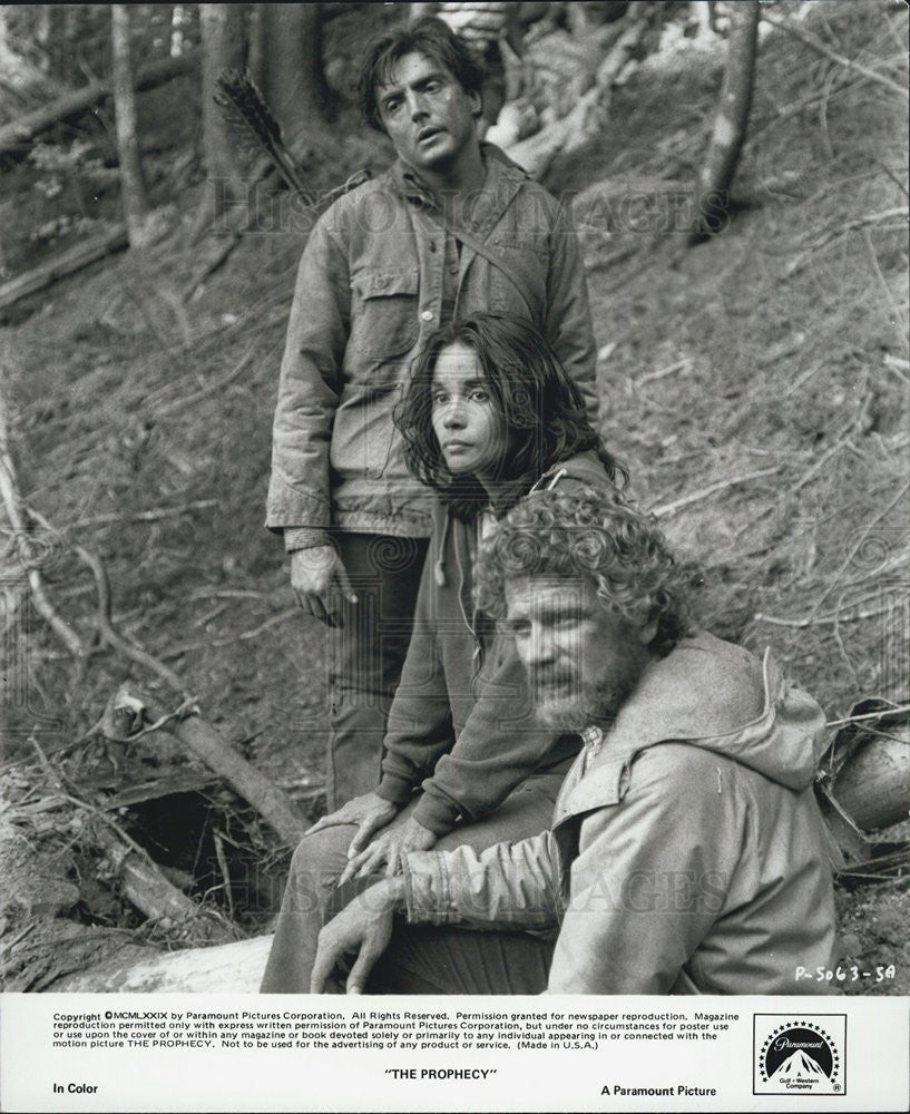 1979 Press Photo Actors Robert Foxworth, Armand Assante And Victoria Racimo - Historic Images