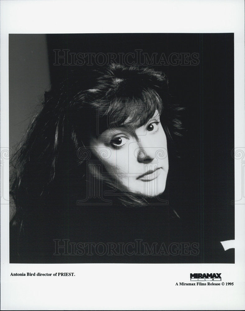 1995 Press Photo Priest director Antonia Bird - Historic Images