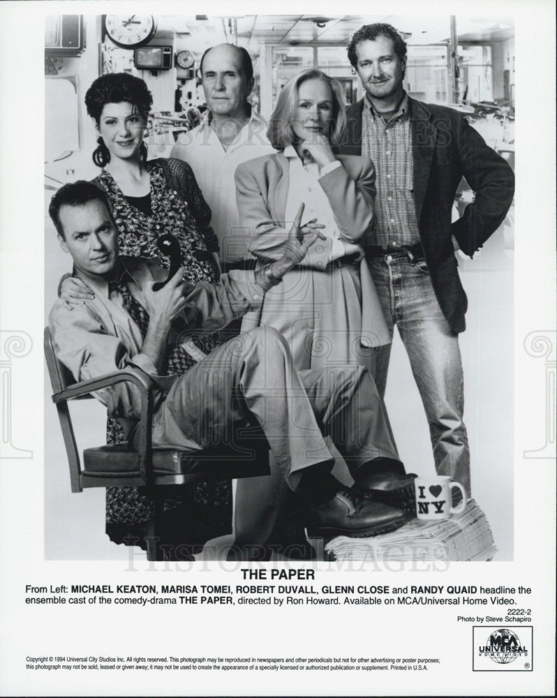 1994 Press Photo &quot;The Paper&quot; Michael Keaton,Marisa Tomei,Robert Duvall - Historic Images