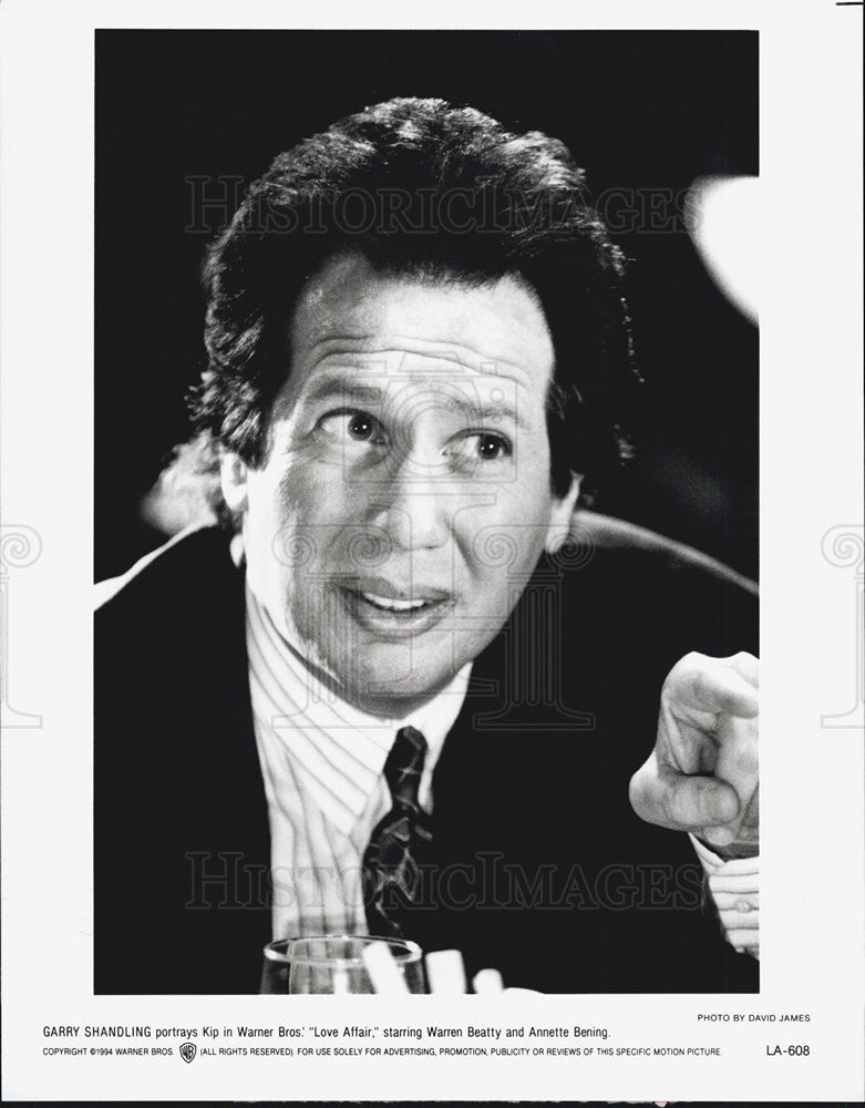 1994 Press Photo Garry Shandling in &quot;Love Affair&quot; - Historic Images