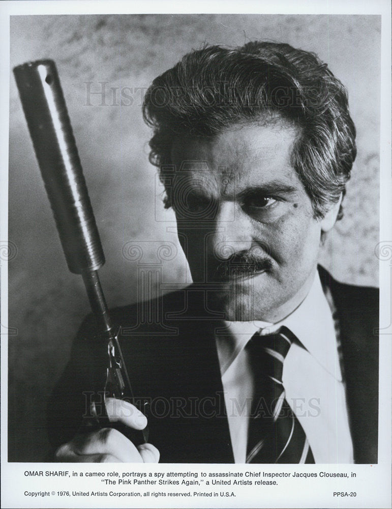 1976 Press Photo Actor Omar Sharif Cameo Role In The Pink Panther Strikes Again - Historic Images