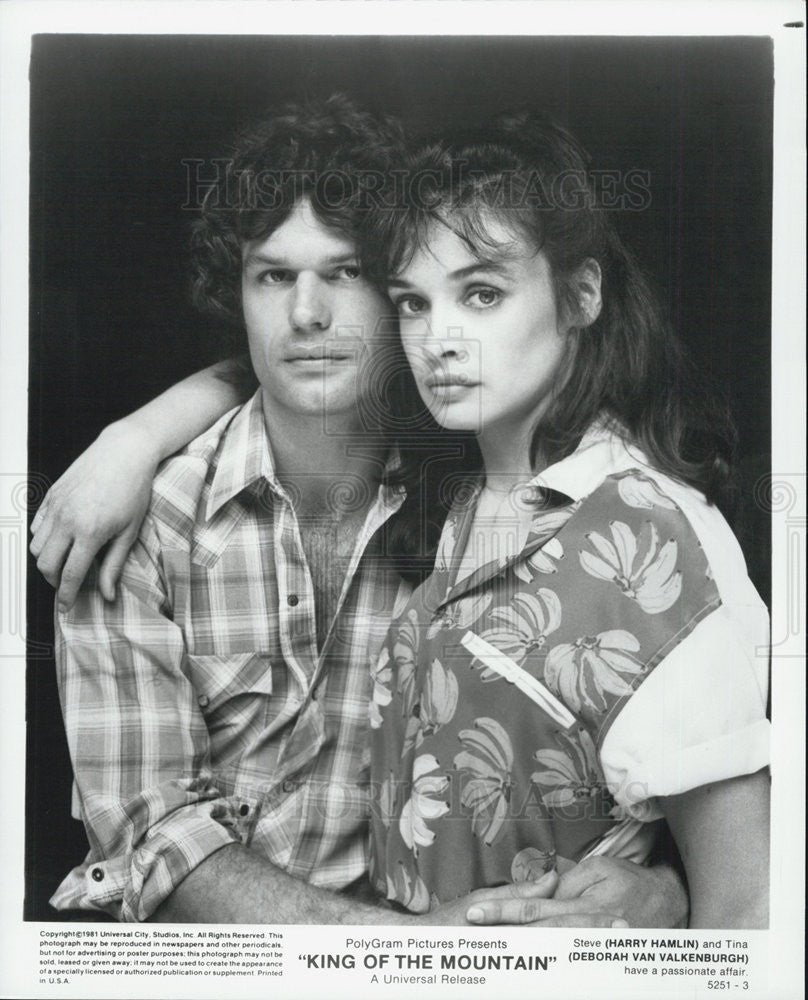 1981 Press Photo Harry Hamlin &amp; Deborah VanValkenburgh in &quot;King of the Mountain&quot; - Historic Images