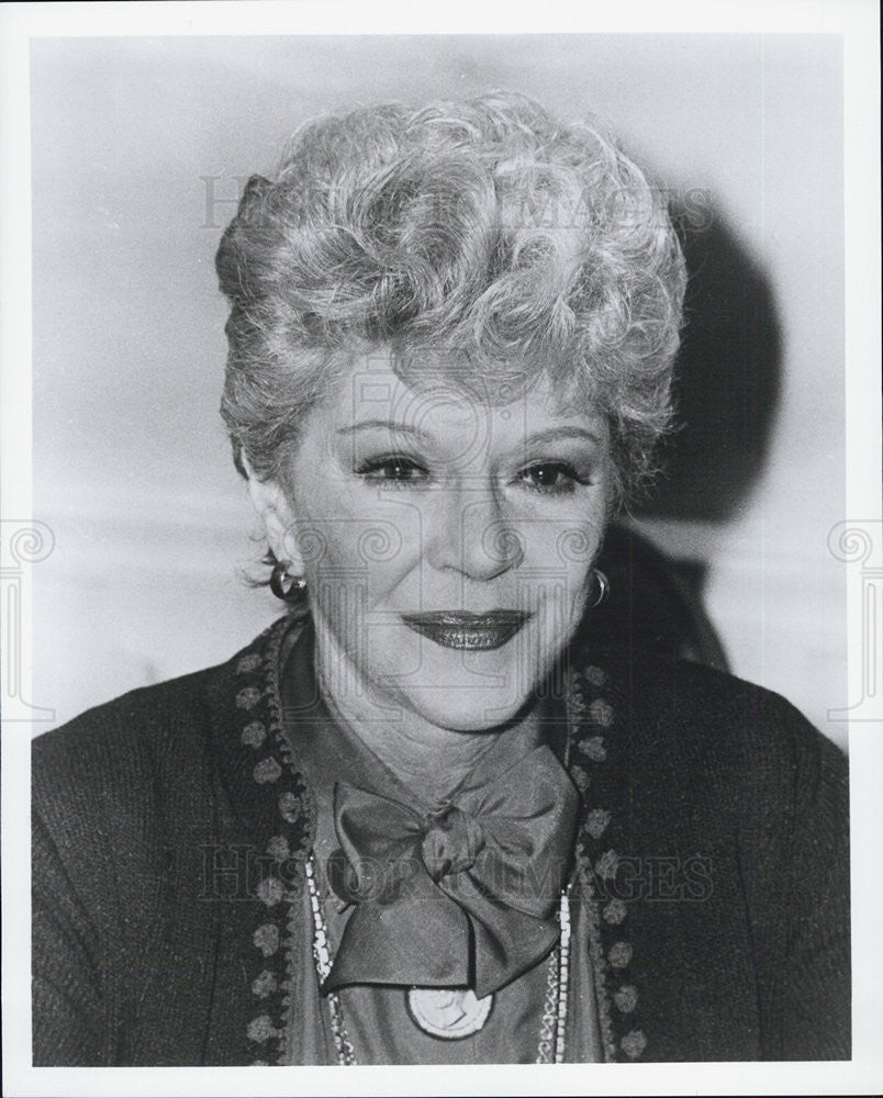 1982 Press Photo Claire Trevor in &quot;Kiss Me Goodbye&quot; - Historic Images