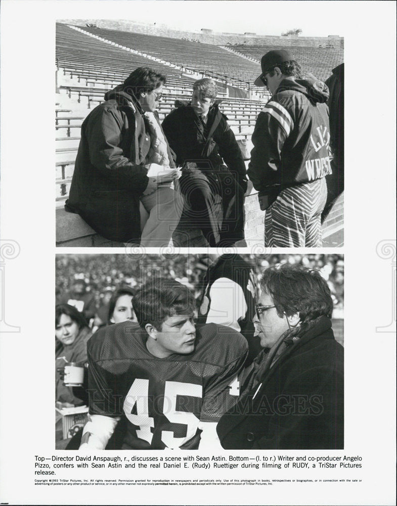 1993 Press Photo David Anspaugh Jr. Directs Sean Astin In Football Movie Rudy - Historic Images