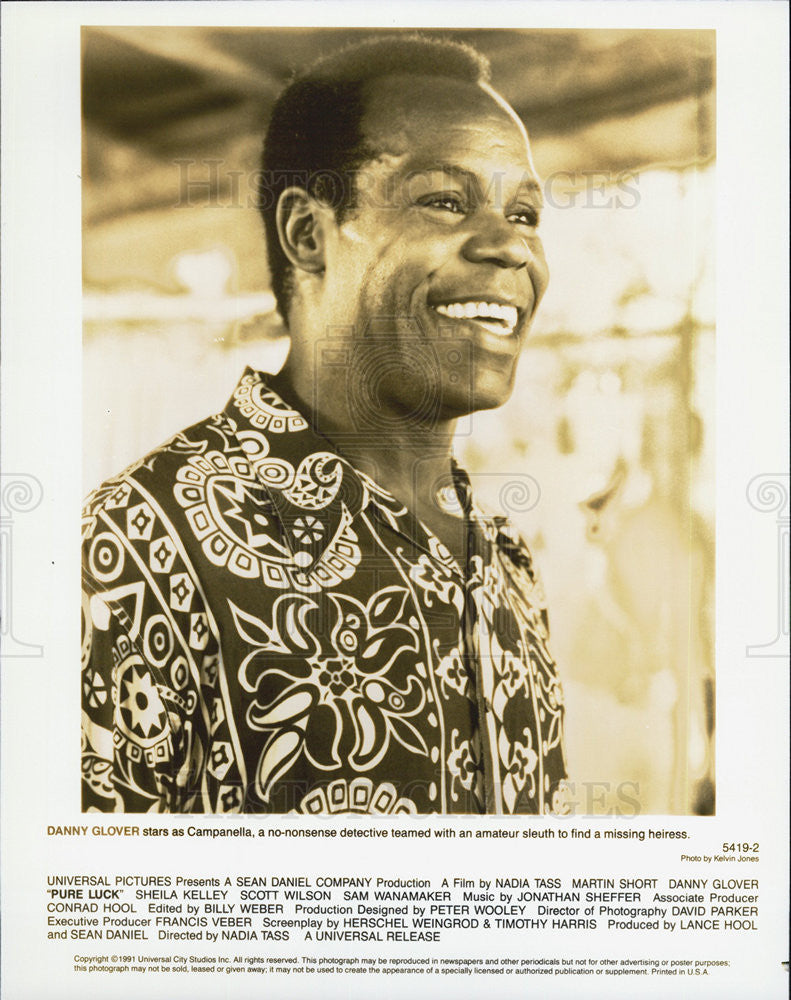 1991 Press Photo Actor Danny Glover Starring In Universal Pictures &quot;Pure Luck&quot; - Historic Images