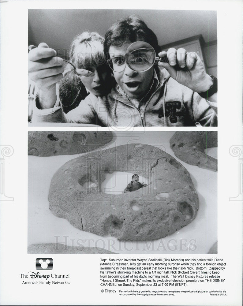 1989 Press Photo Rick Moranis &amp; Marcia Strassman in &quot;Honey I Shrunk the Kids&quot; - Historic Images