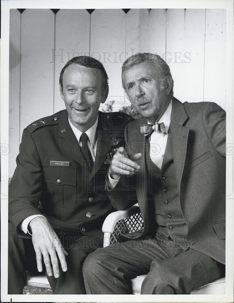 1978 Press Photo "Grandpa Goes to Washington" Larry Linville, Jack Albertson - Historic Images