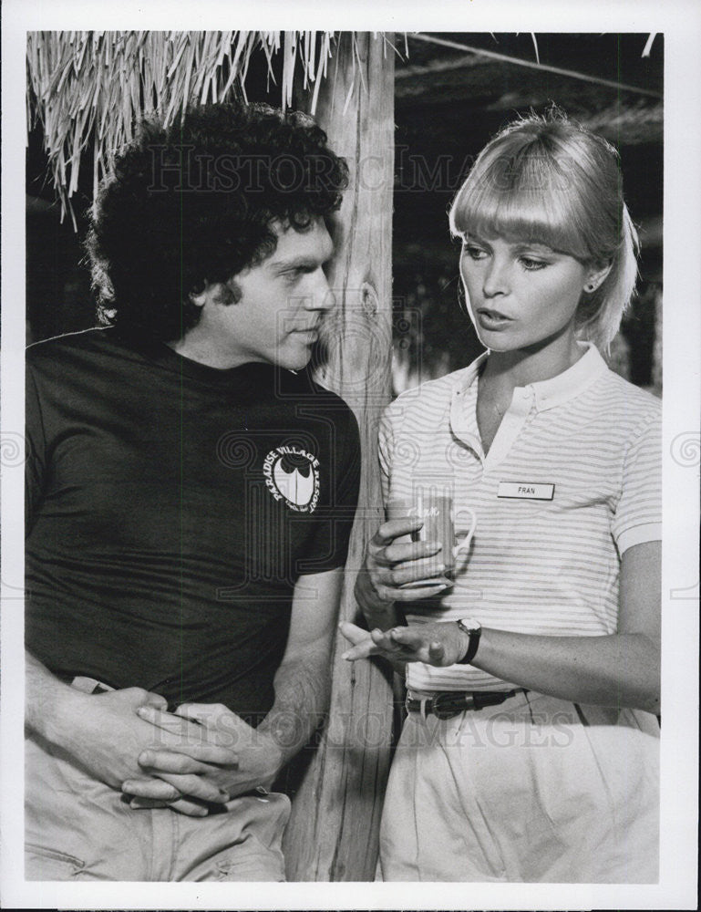 1981 Press Photo Charles Fleischer and Pat Kous in &quot;Aloha paradise&quot; - Historic Images