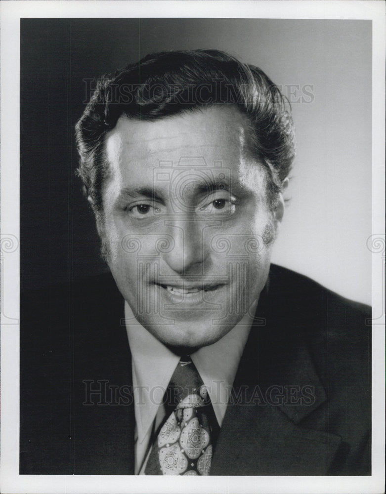 Press Photo Julius Barnathan, President Broadcast Operation ABC TV - Historic Images