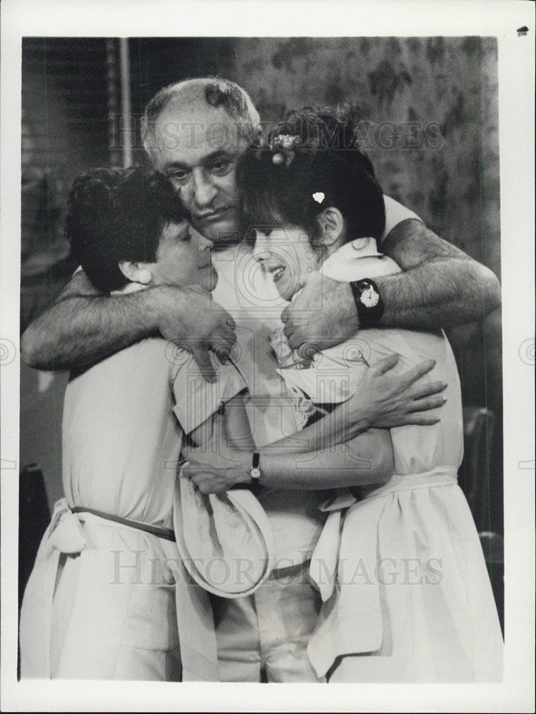 1985 Press Photo Linda Lavin, Vic Tayback, Beth Howland in &quot;Alice&quot; - Historic Images