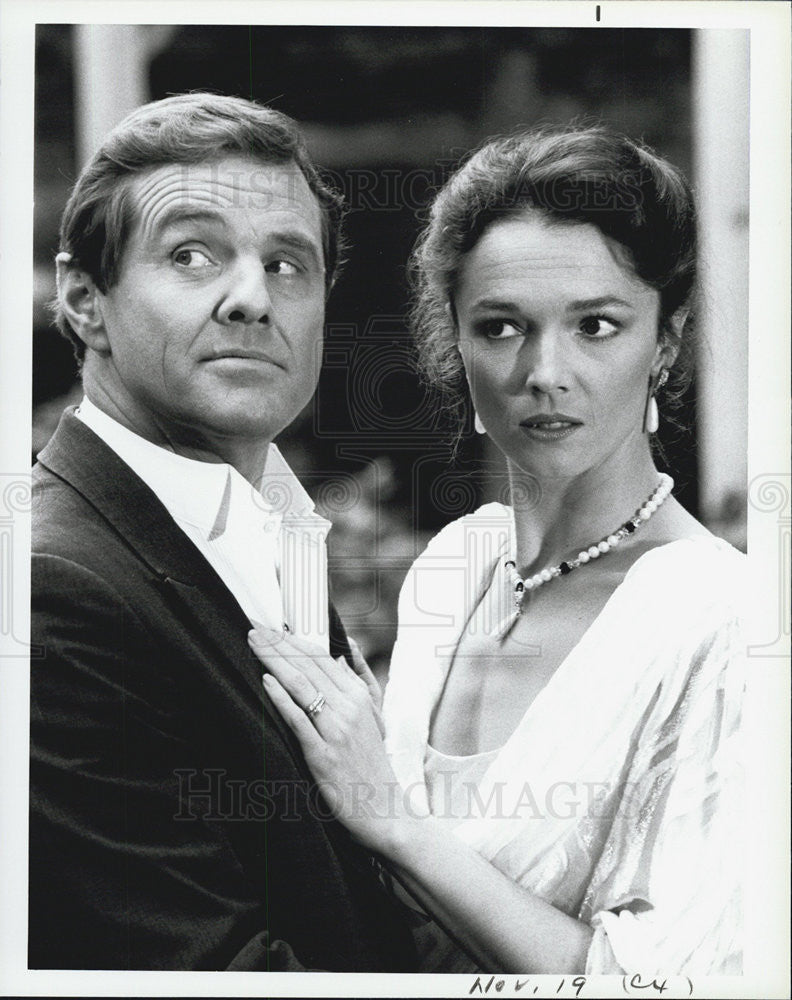 1985 Press Photo Janet Eilber, Cliff Potts in "Alfred Hitchcock Presents" - Historic Images