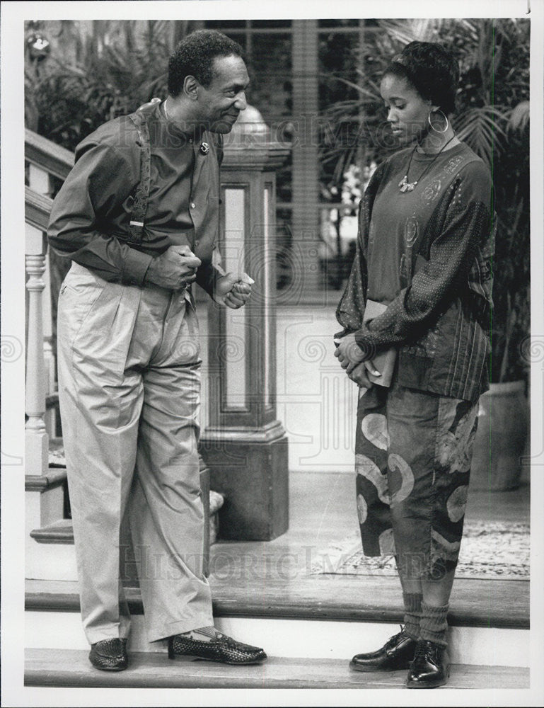 1990 Press Photo Bill Cosby &amp;Erika Alexander on &quot;The Cosby Show&quot; - Historic Images