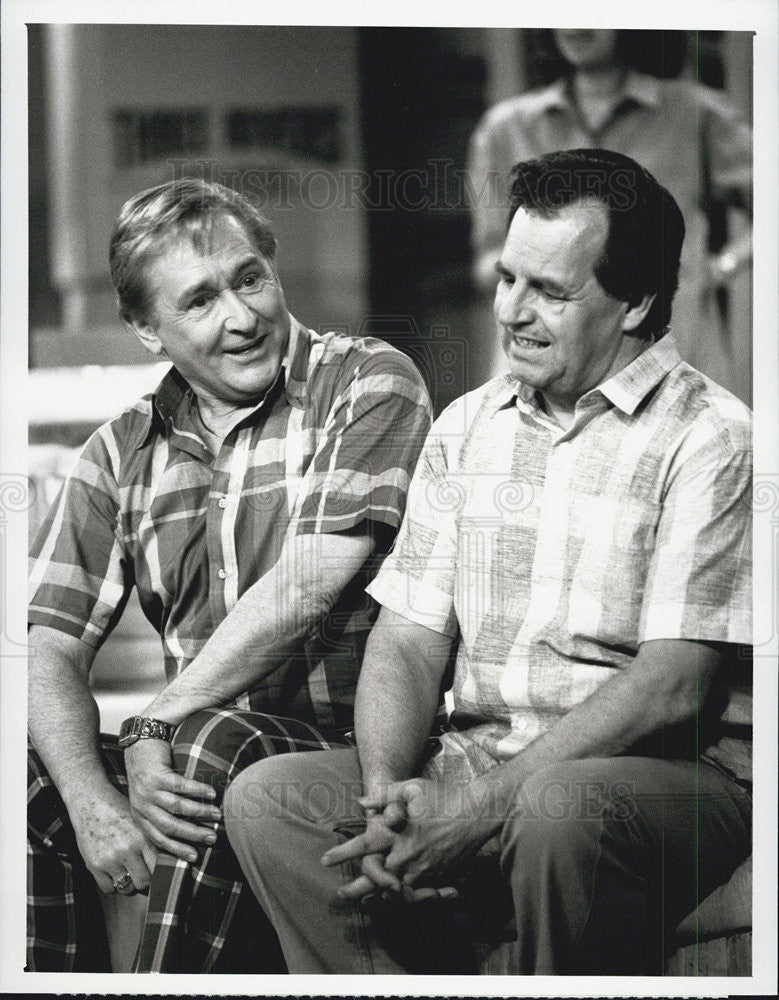 1988 Press Photo Alan Young &amp; Paul Doodley in &quot;Coming of Age&quot; - Historic Images