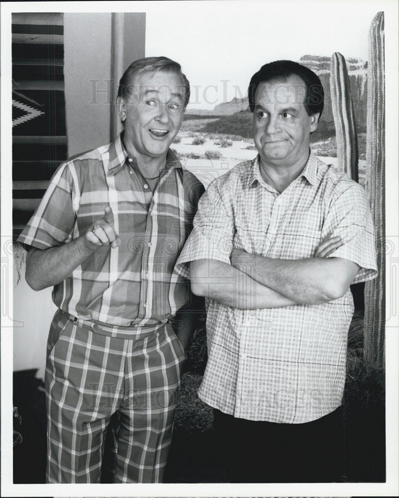 1992 Press Photo Alan Young &amp; Paul Dooley in &quot;Coming of Age&quot; - Historic Images