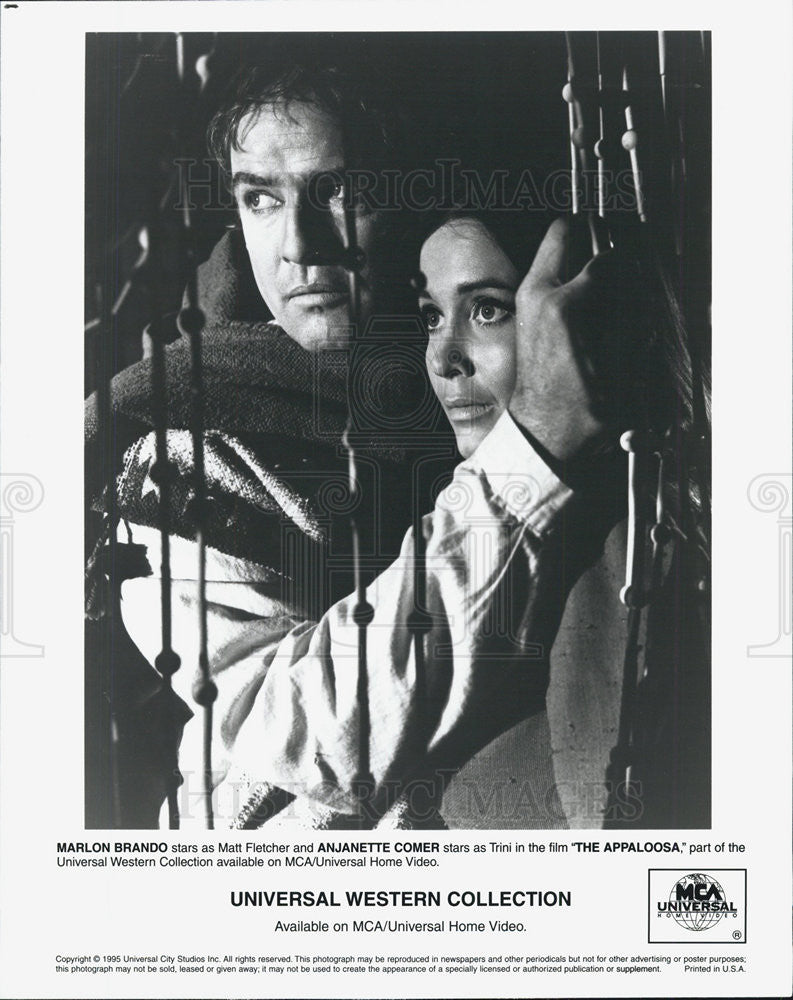 1995 Press Photo Marlon Brando Anjanette Comer THE APPALOOSA - Historic Images