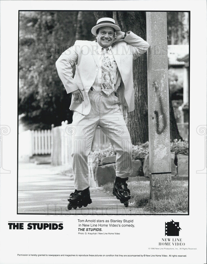 1996 Press Photo Tom Arnold in &quot;The Stupids&quot; - Historic Images