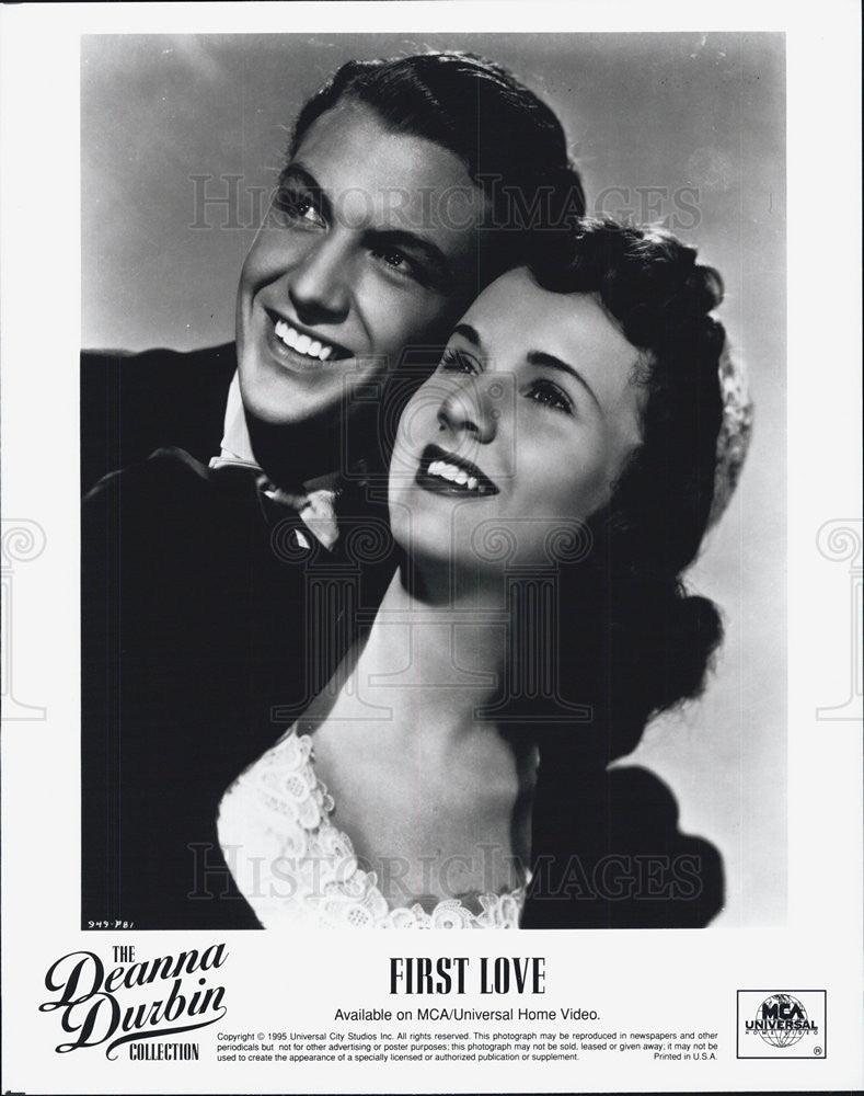 1939 Press Photo Actors Deanna Durbin And Robert Stack Starring In &quot;First Love&quot; - Historic Images