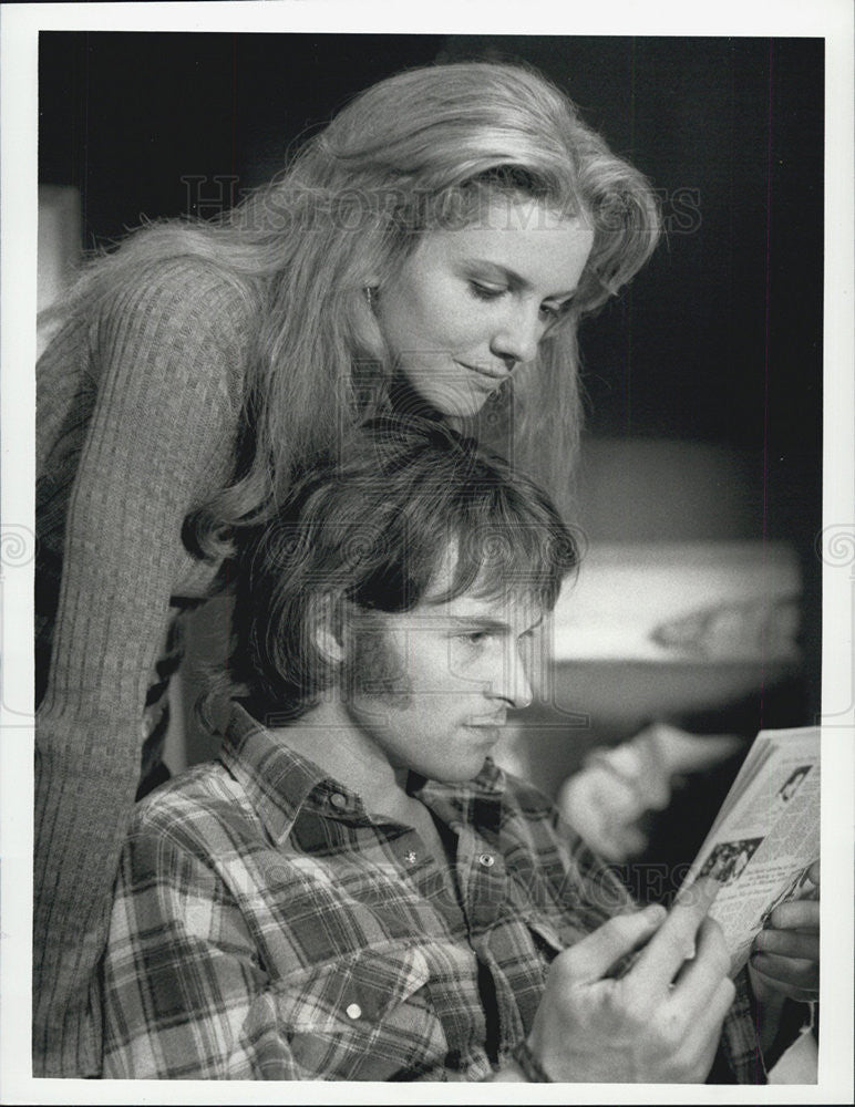 1988 Press Photo Timothy Daly & Eve Gordon on "Almost Grown" - Historic Images