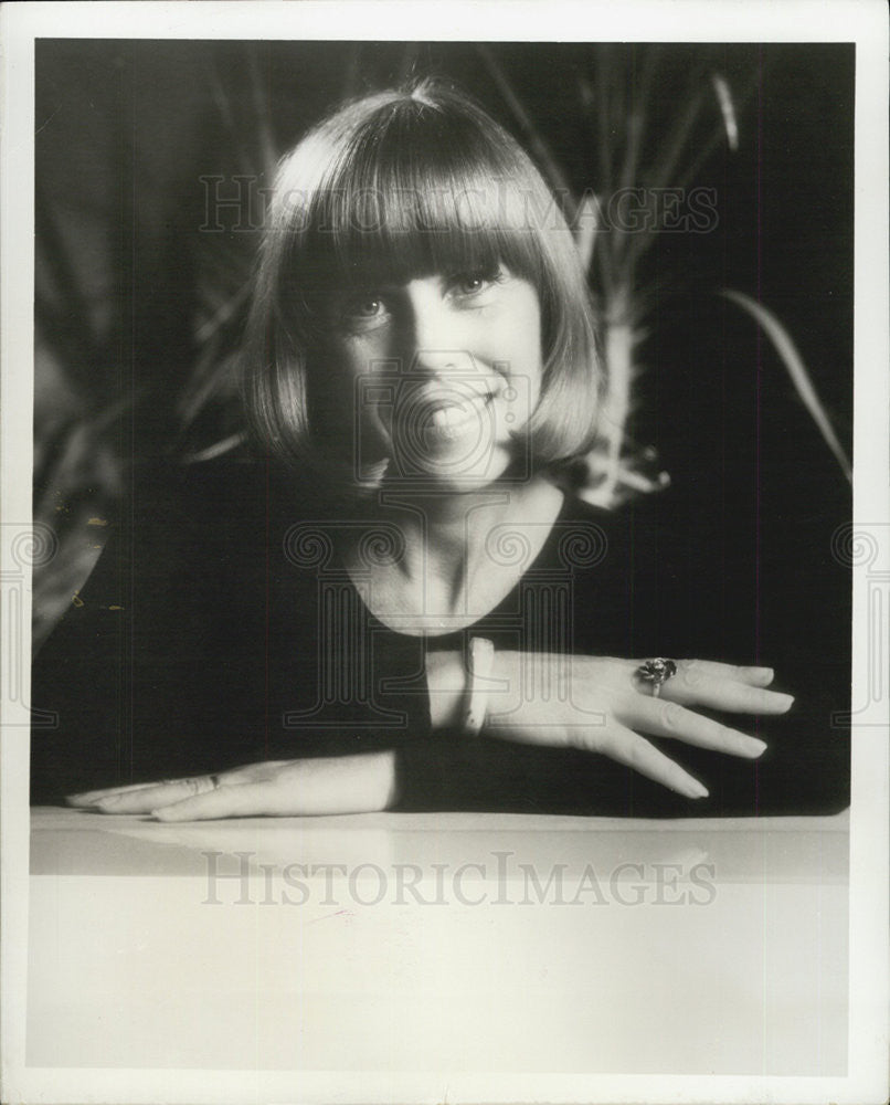 Press Photo Author Judith Wax &quot;Starting In The Middle&quot; - Historic Images
