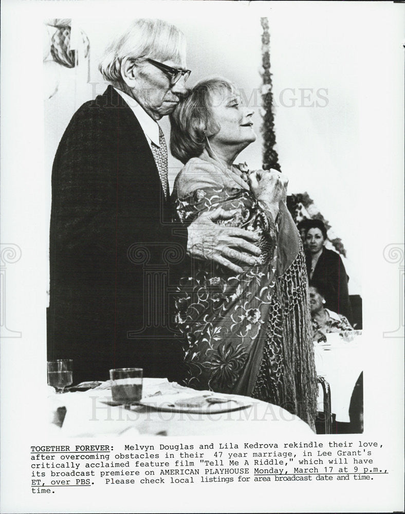 1982 Press Photo Melvyn Douglas &amp; Lila Kedrova in &quot;Tell Me a Riddle&quot; - Historic Images