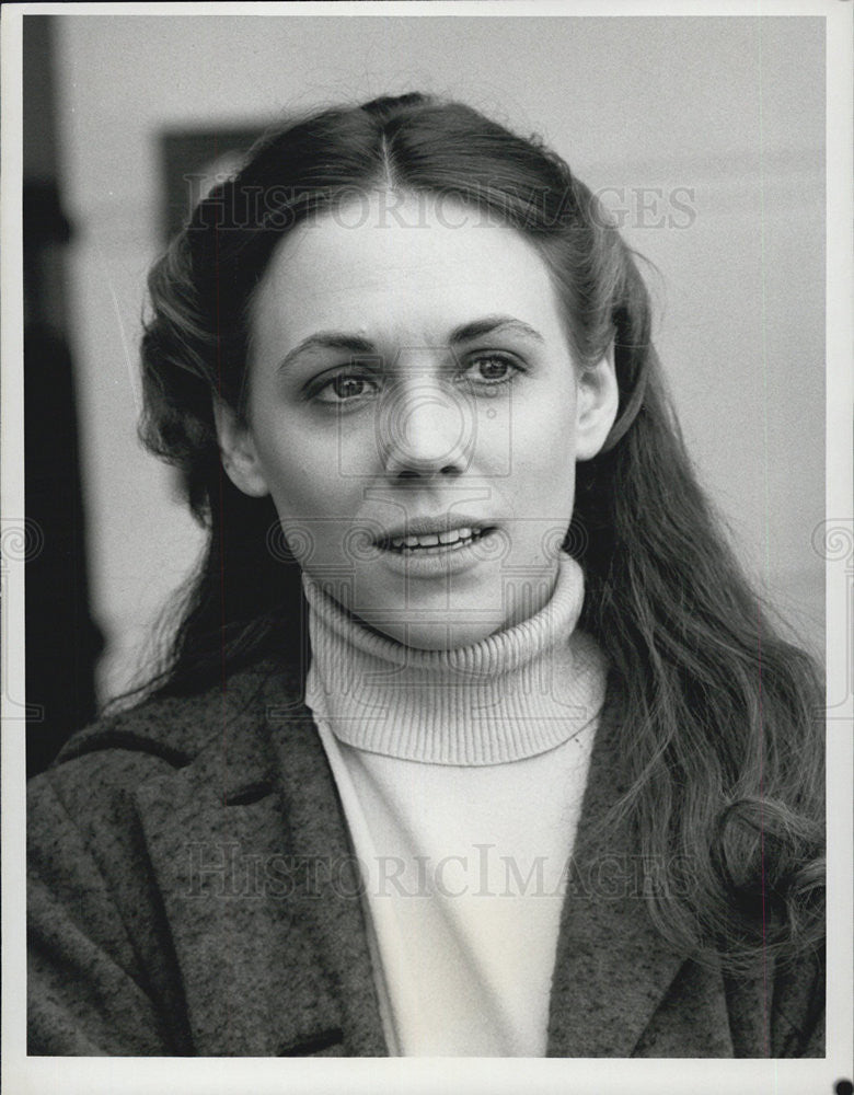 1979 Press Photo Bess Armstrong Walking Though The Fire CBS Television Film - Historic Images