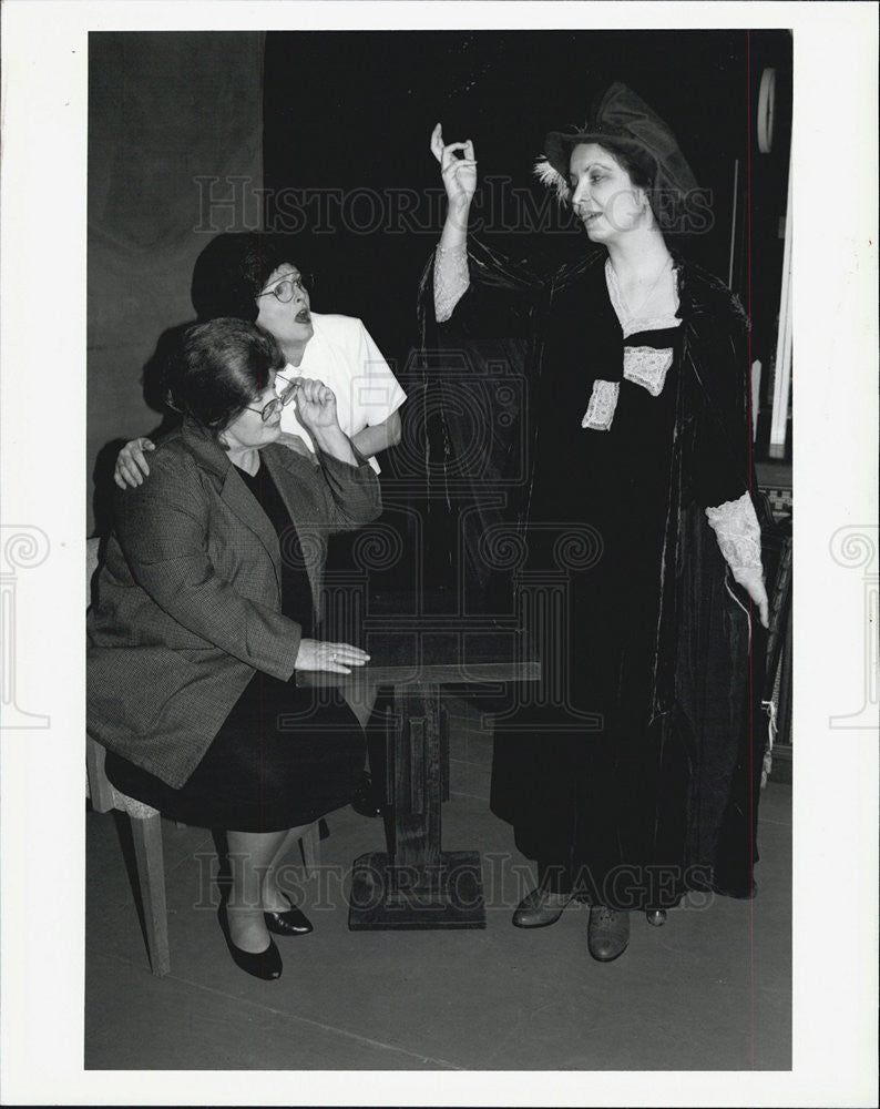 Press Photo Broadway Stage Film Actor Dancing - Historic Images