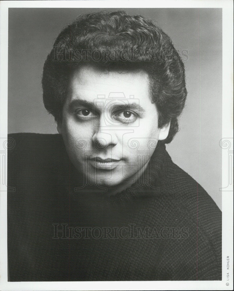 1993 Press Photo Cesar Hernandez Opera Singer - Historic Images