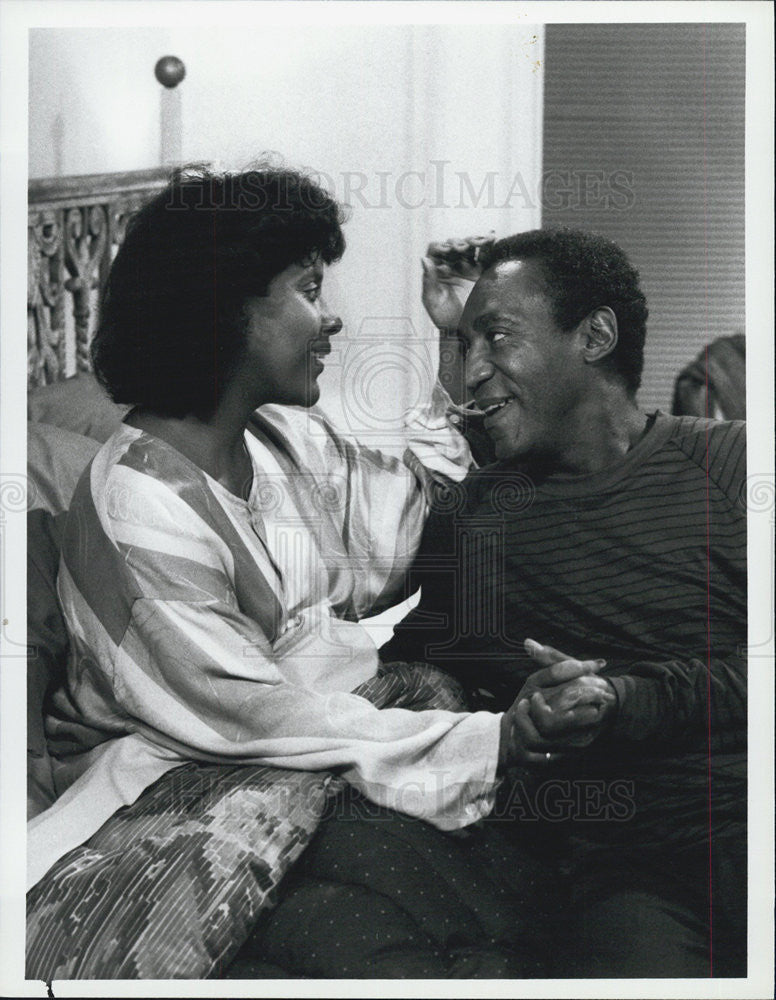 1987 Press Photo Bill Cosby and Phlicia Rashad on The Cosby Show - Historic Images