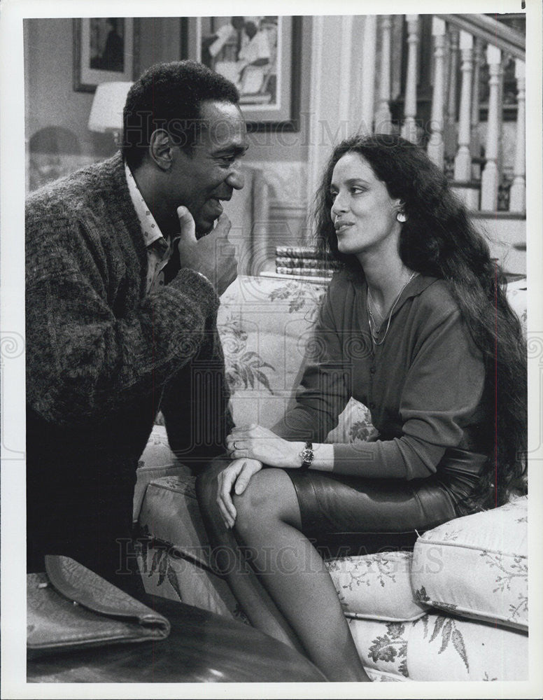 1985 Press Photo Bill Cosby and Sonja Braga on The Cosby Show - Historic Images