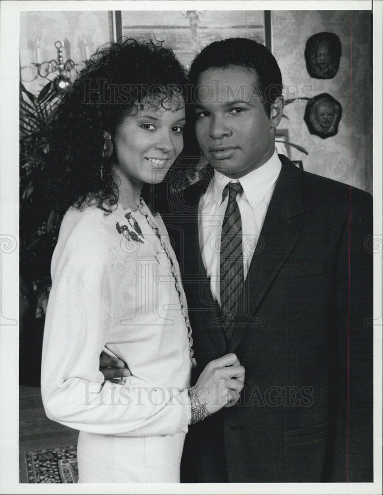 1987 Press Photo Sabrina Le Beauf and Geoffrey Owens on The Cosby Show - Historic Images
