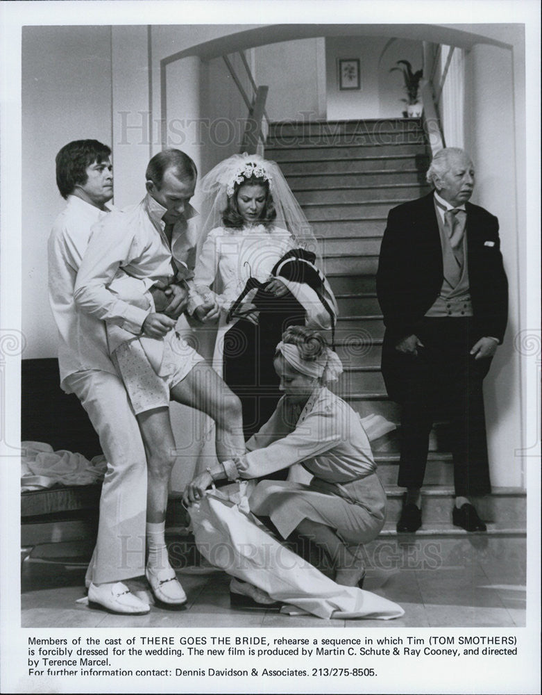 1980 Press Photo "There Goes The Bride" Tom Smothers - Historic Images
