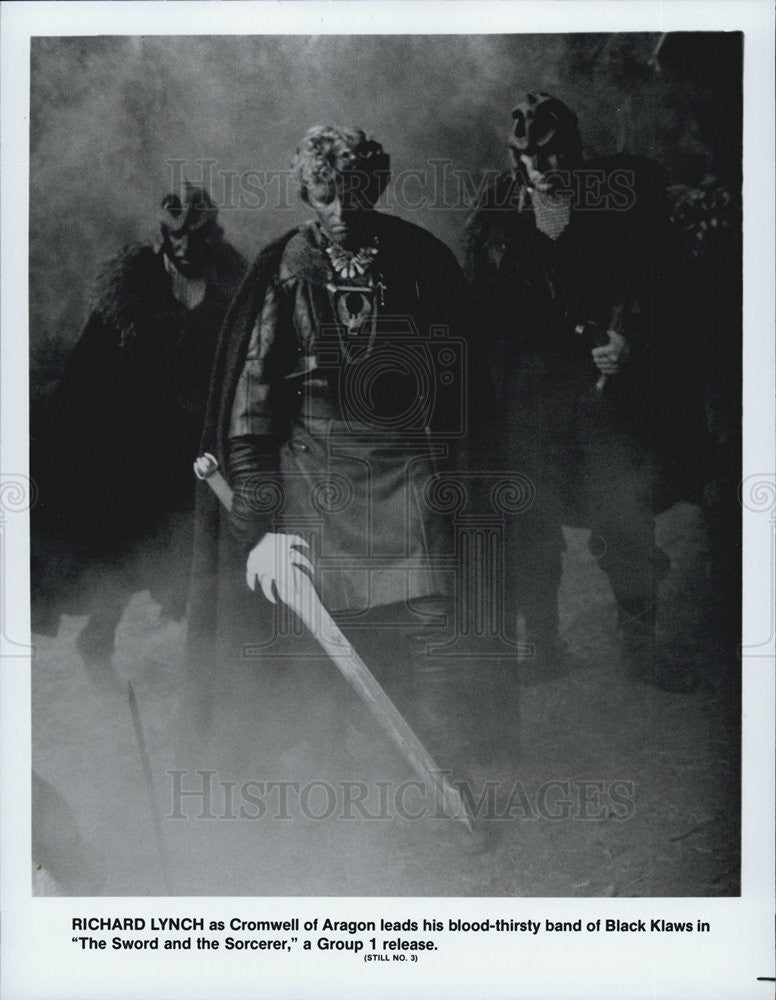 1982 Press Photo Richard Lynch in &quot;The Sword and the Sorcerer&quot; - Historic Images