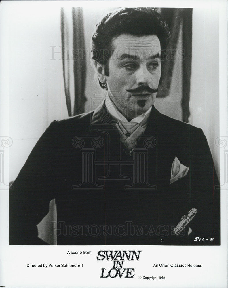 1984 Press Photo Alain Delon in &quot;Swann in Love&quot; - Historic Images