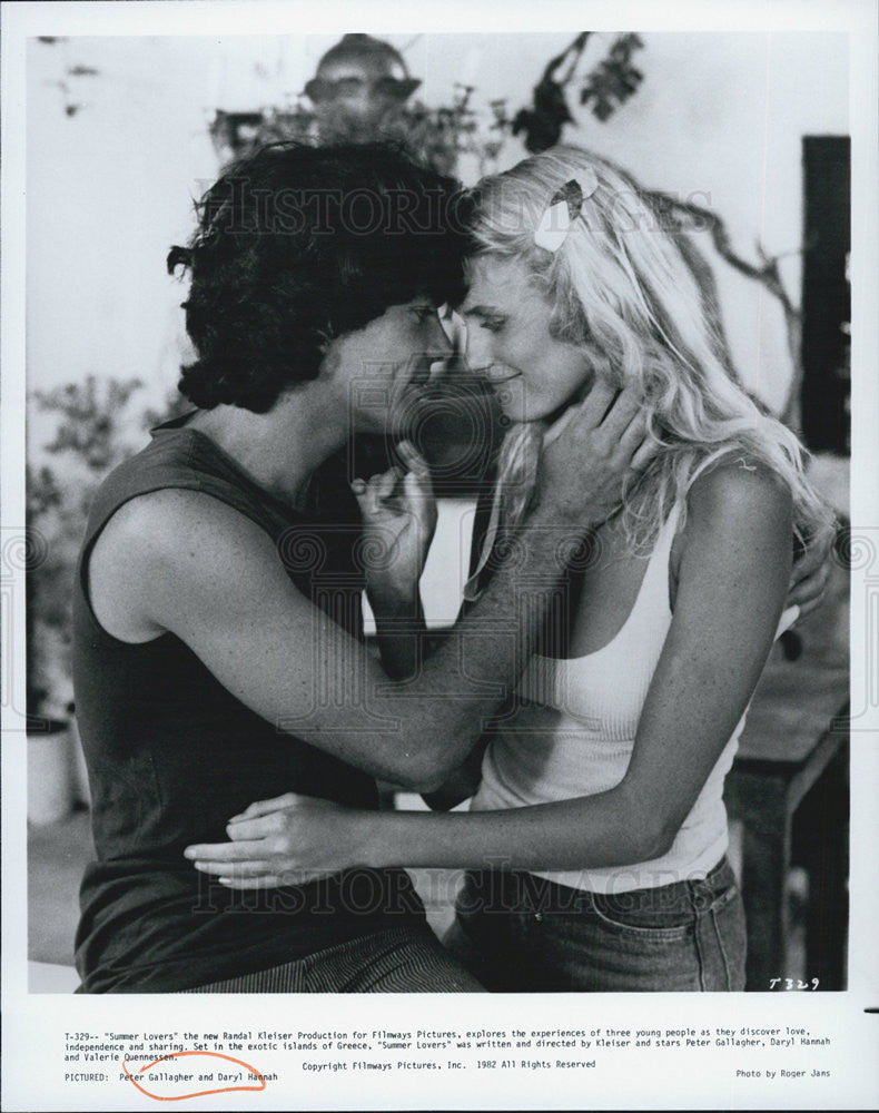 1982 Press Photo Peter Gallagher & Daryl Hannah in "Summer Lovers" - Historic Images