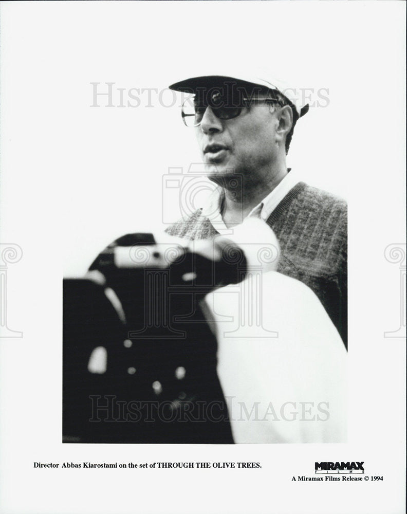 1994 Press Photo Director, Abbas Kiarostami on set of &quot;Through the Olive Trees&quot; - Historic Images