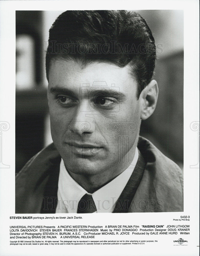 1992 Press Photo Steven Bauer in &quot;Raising Cain&quot; - Historic Images