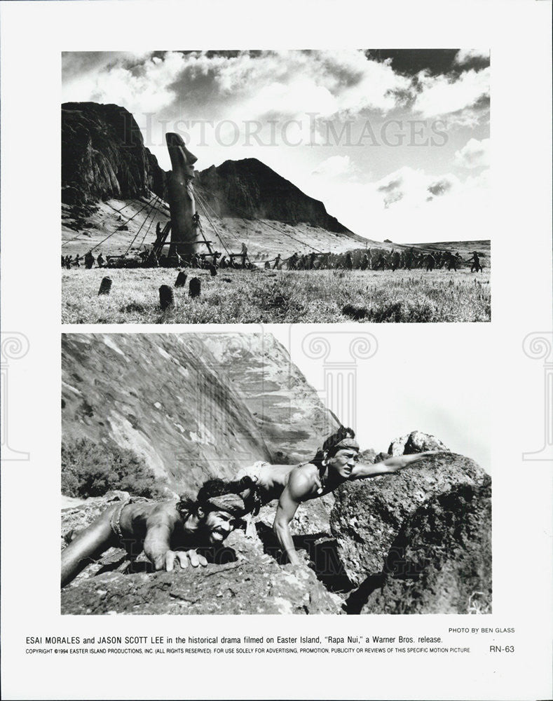 1994 Press Photo Esai Morales &amp; Jason Scott Lee in &quot;Rapa Nui&quot; - Historic Images